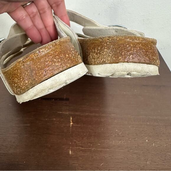 Birki’s Birkenstock White Patent 3 Strap Buckle Slide Sandals Size 37 US 6 - Picture 5 of 10